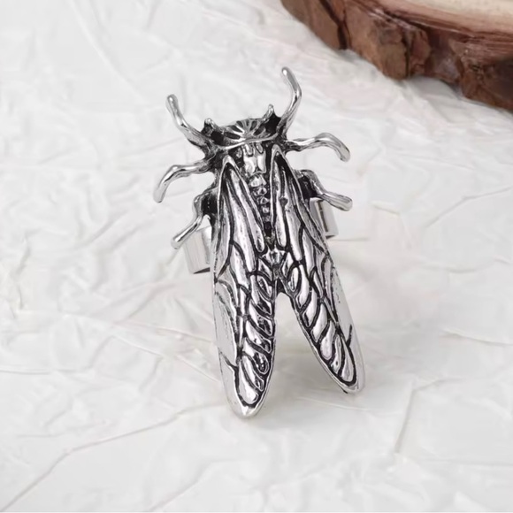 Gold Cicida Insect Bug Statement Rings Silver - Picture 2 of 2
